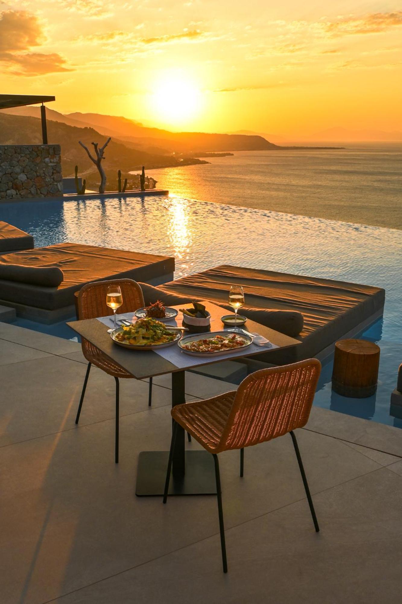 ​Le Grand Bleu Resort Dervéni Kültér fotó