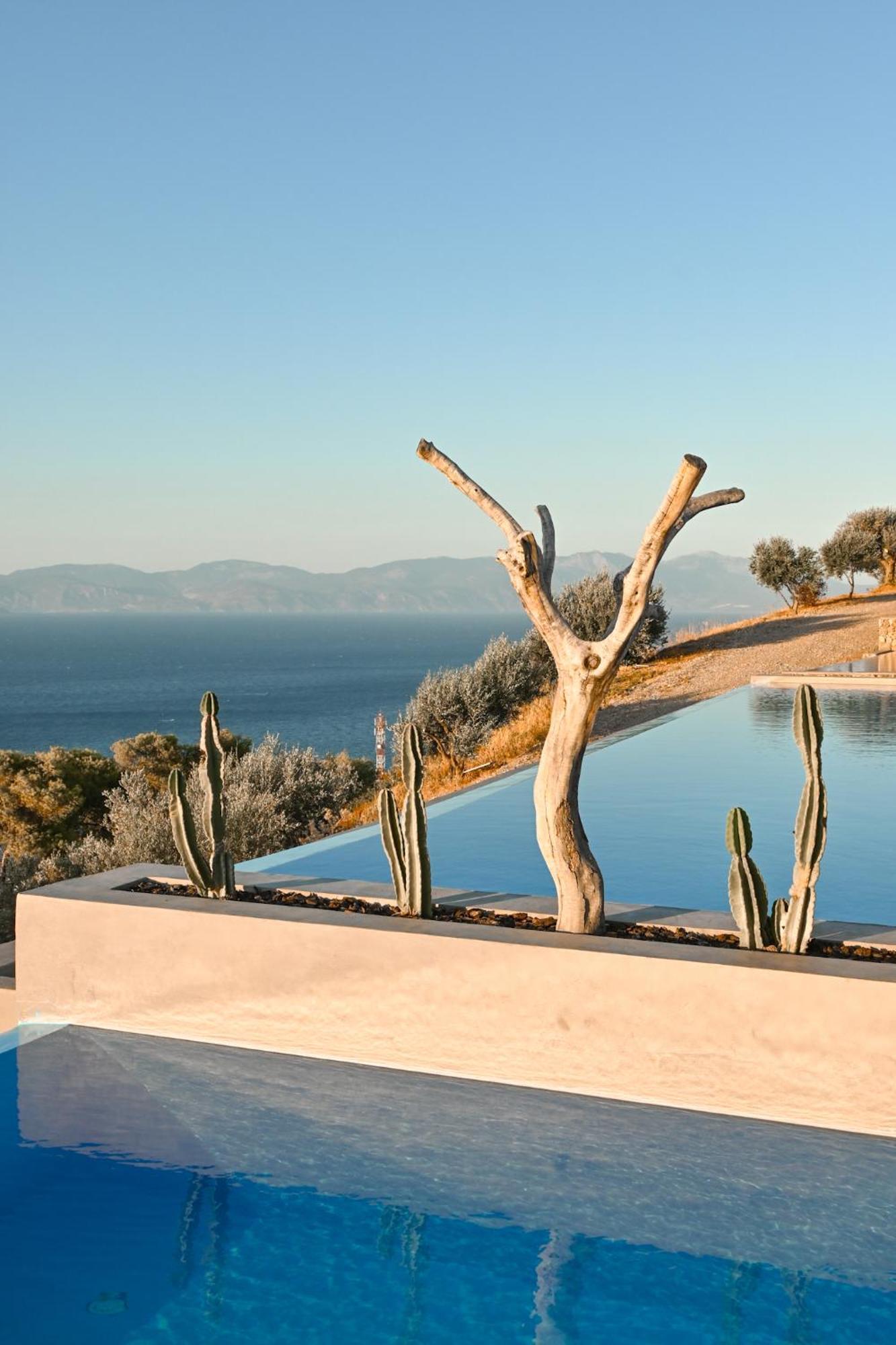 ​Le Grand Bleu Resort Dervéni Kültér fotó